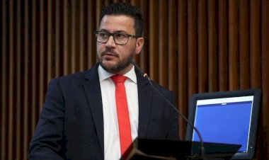 Arilson Chiorato pede cancelamento do título de cidadão do Paraná concedido a Bolsonaro