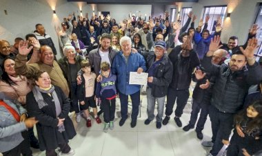 Requião continua visitando os bairros mais pobres de Curitiba